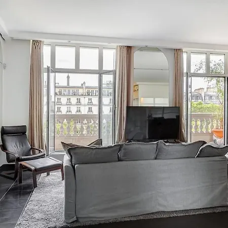 Vue Sur Les Champs-elysees Apartment