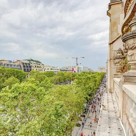 Vue Sur Les Champs-elysees * Paris